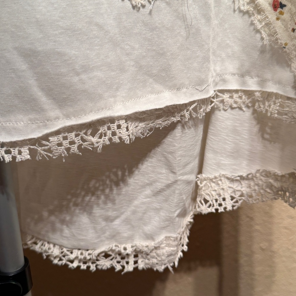POL Oversized star detail patchwork short sleeve tee top long lace sleeves hem - Picture 7 of 12